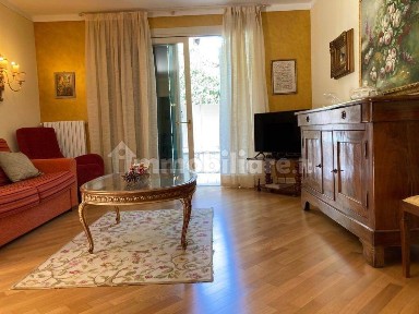 Quadrilocale via Xxv Aprile 20, Centro, Sirmione