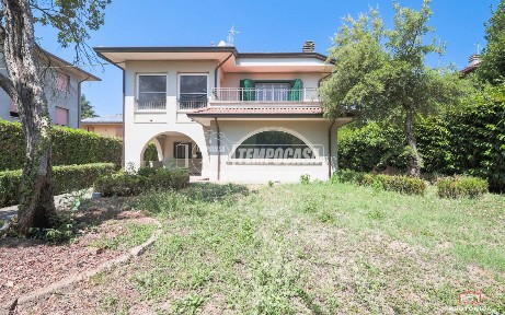 Villa unifamiliare, ottimo stato, 350 m², San Lorenzo in Noceto, Forlì