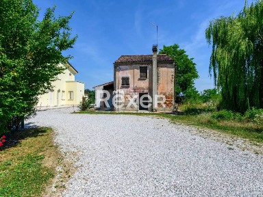 Mirano, Via Barbato, 25