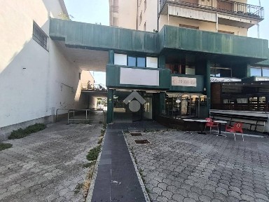 Locale commerciale in Affitto