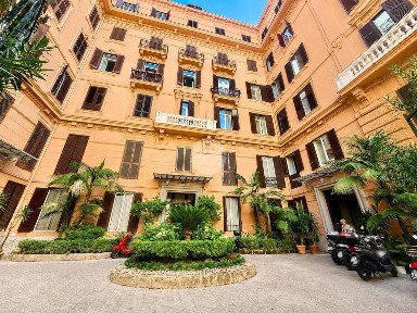 Bilocale via san pasquale a chiaia 62, Chiaia, Napoli