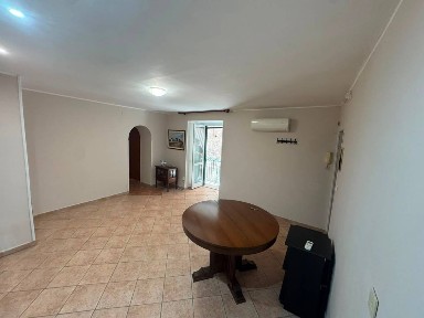 Bilocale Vico Canale a Taverna Penta, Quartieri Spagnoli, Napoli