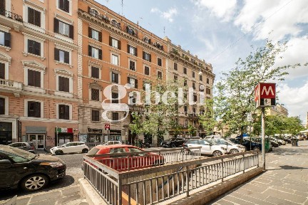 Trilocale via Carlo Alberto, Esquilino, Roma