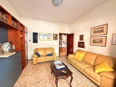 Quadrilocale via Domenico Scaramella 15, Centro, Salerno