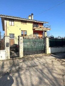 Villa bifamiliare via della Vittoria 20, Tetti, Rivoli