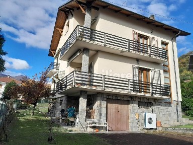 Villa bifamiliare via Fucina 13, Porte