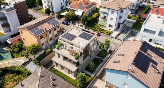 Villa bifamiliare via dei Virchi 31, Sant'Anna, Brescia