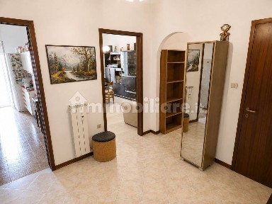 Trilocale ottimo stato, secondo piano, Centro, Muggia