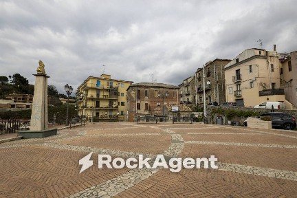 Catanzaro, Gagliano, Via Candela, 12