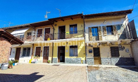 Terratetto unifamiliare via Giuseppe Garibaldi, Centro, Ronco Biellese