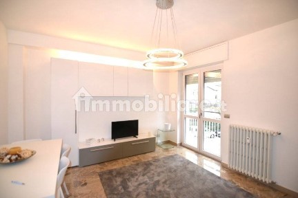 Bilocale via Nino Bixio 18, Centro, Lecco