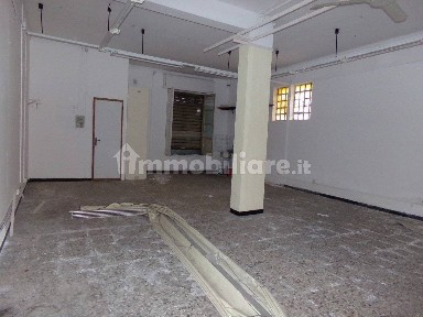 Locale commerciale in Affitto