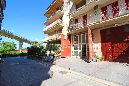 Locale commerciale in Affitto