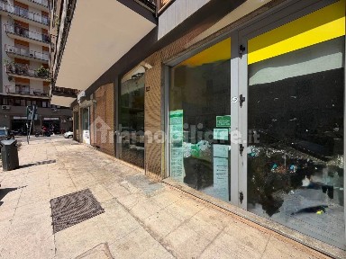 Locale commerciale in Affitto