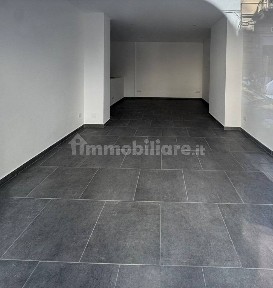 Locale commerciale in Affitto