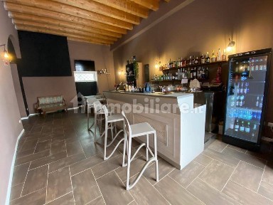 Locale commerciale in Affitto