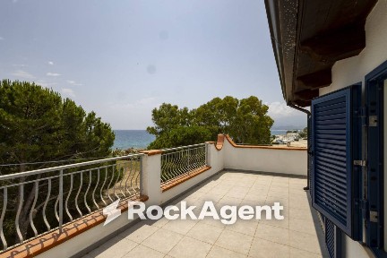 Villa bifamiliare Contrada Botterio, Calalunga Pietragrande, Montauro