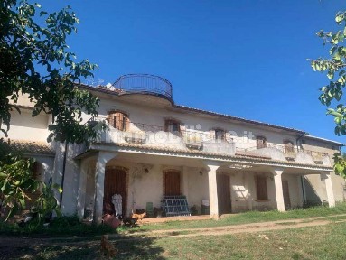 Villa all'asta Località Sangoria, Centrache
