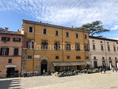 Attico piazza del Popolo, 6, Centro, Todi