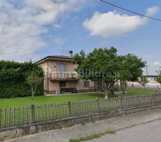 Villa all'asta via Giovanni Parini 9, Porto Mantovano