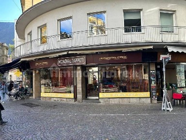 Locale commerciale in Affitto