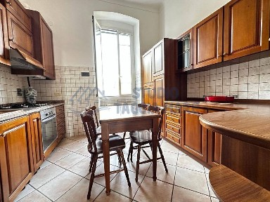 Quadrilocale via Arziglia, Centro Storico, Sant'Ampelio, Bordighera