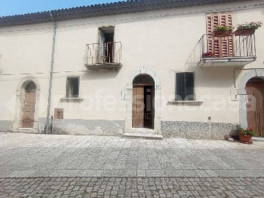 Sant'Angelo del Pesco, Via Madonna, 49