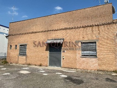 Capannone in Affitto