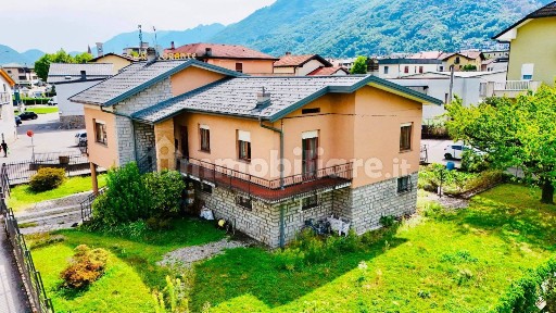 Villa unifamiliare via Ercole Carcano 7, Centro, Delebio