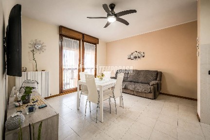 Bilocale via Parigi 4, Casalgrande