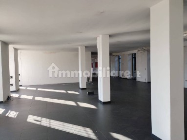 Locale commerciale in Affitto