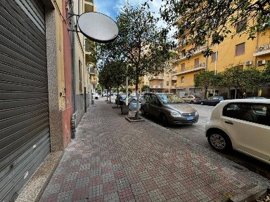 Locale commerciale in Affitto