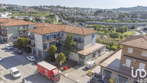 Locale commerciale in Affitto