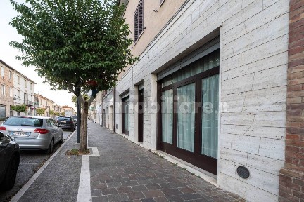 Locale commerciale in Affitto