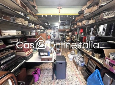 Locale commerciale in Affitto