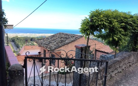 Terratetto unifamiliare via Santa Lucia, Gerace