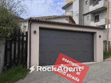 Terratetto unifamiliare 40 m², da ristrutturare, Siderno