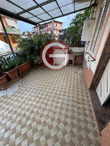 Terratetto unifamiliare 240 m², da ristrutturare, Centro, Taurianova
