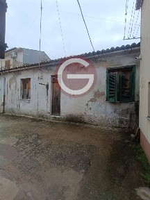 Terratetto unifamiliare 110 m², da ristrutturare, Centro, Taurianova