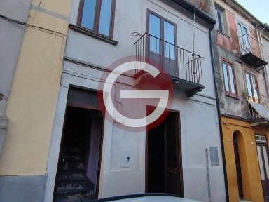 Terratetto unifamiliare da ristrutturare, Cittanova