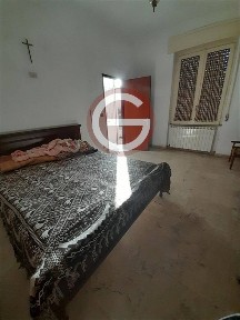 Terratetto unifamiliare 90 m², da ristrutturare, Centro, Taurianova