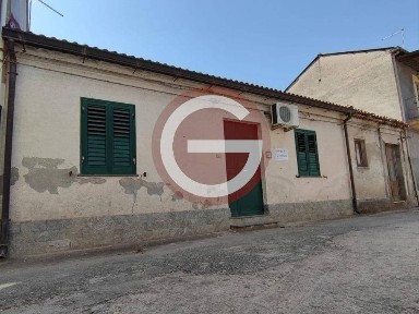 Terratetto unifamiliare 40 m², buono stato, Centro, Taurianova