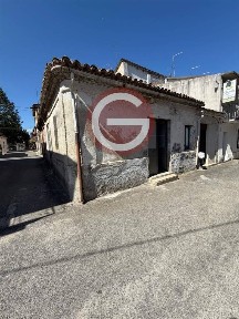 Terratetto unifamiliare 70 m², da ristrutturare, Centro, Taurianova