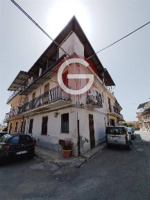 Terratetto unifamiliare 142 m², da ristrutturare, Centro, Taurianova