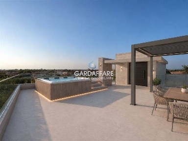 Attico ottimo stato, 175 m², Centro, Sirmione