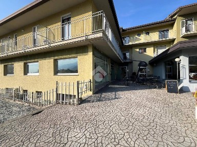 Locale commerciale in Affitto