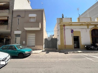 Brindisi, Cappuccini, Via Aprilia