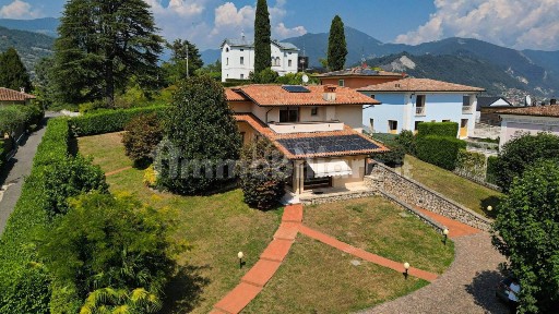 Villa unifamiliare via Castel Montecchio, Villongo
