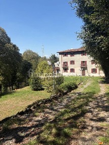 Villa plurifamiliare via Rasica, 15, Brembate