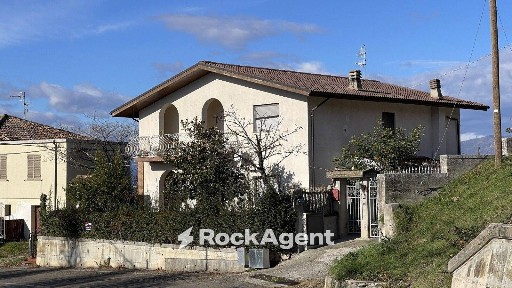Villa unifamiliare Contrada Feudo da Sole, 23, Basciano